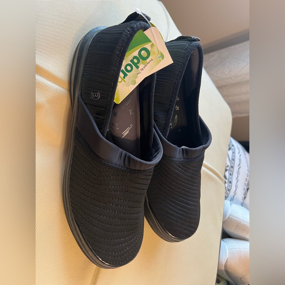 Woman’s BZees slip on shoes- Brand NEW with tags-Size 
10W